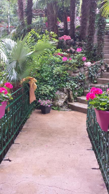 Apartment Nena With Private Free Parking Opatija Quarto foto